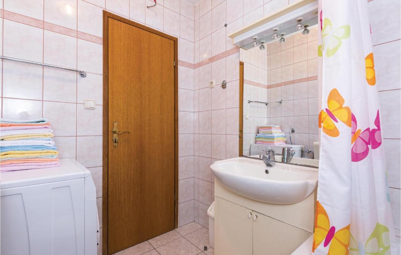 3 Bedroom Amazing Apartment In Makarska Zewnętrze zdjęcie