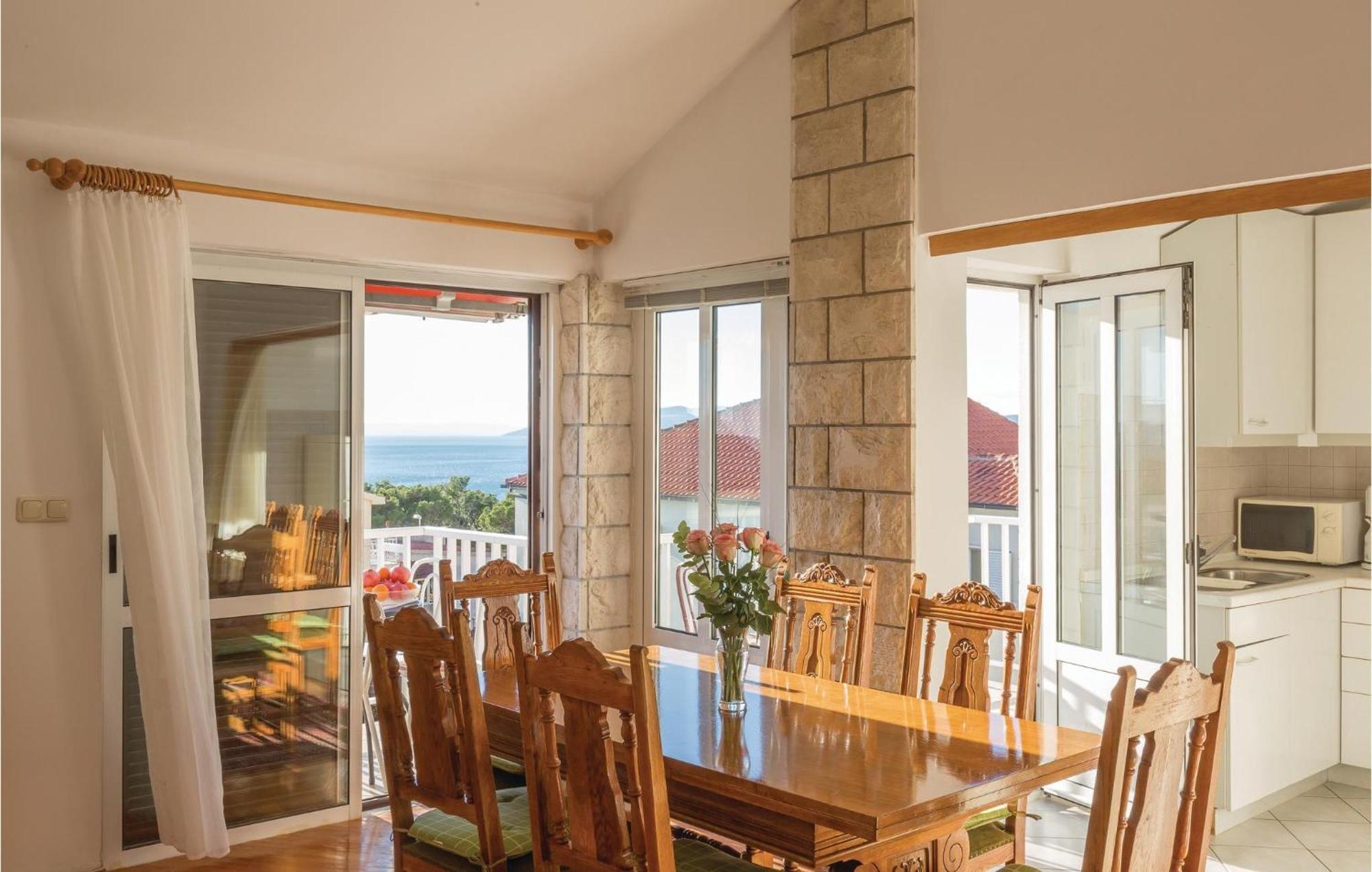 3 Bedroom Amazing Apartment In Makarska Zewnętrze zdjęcie