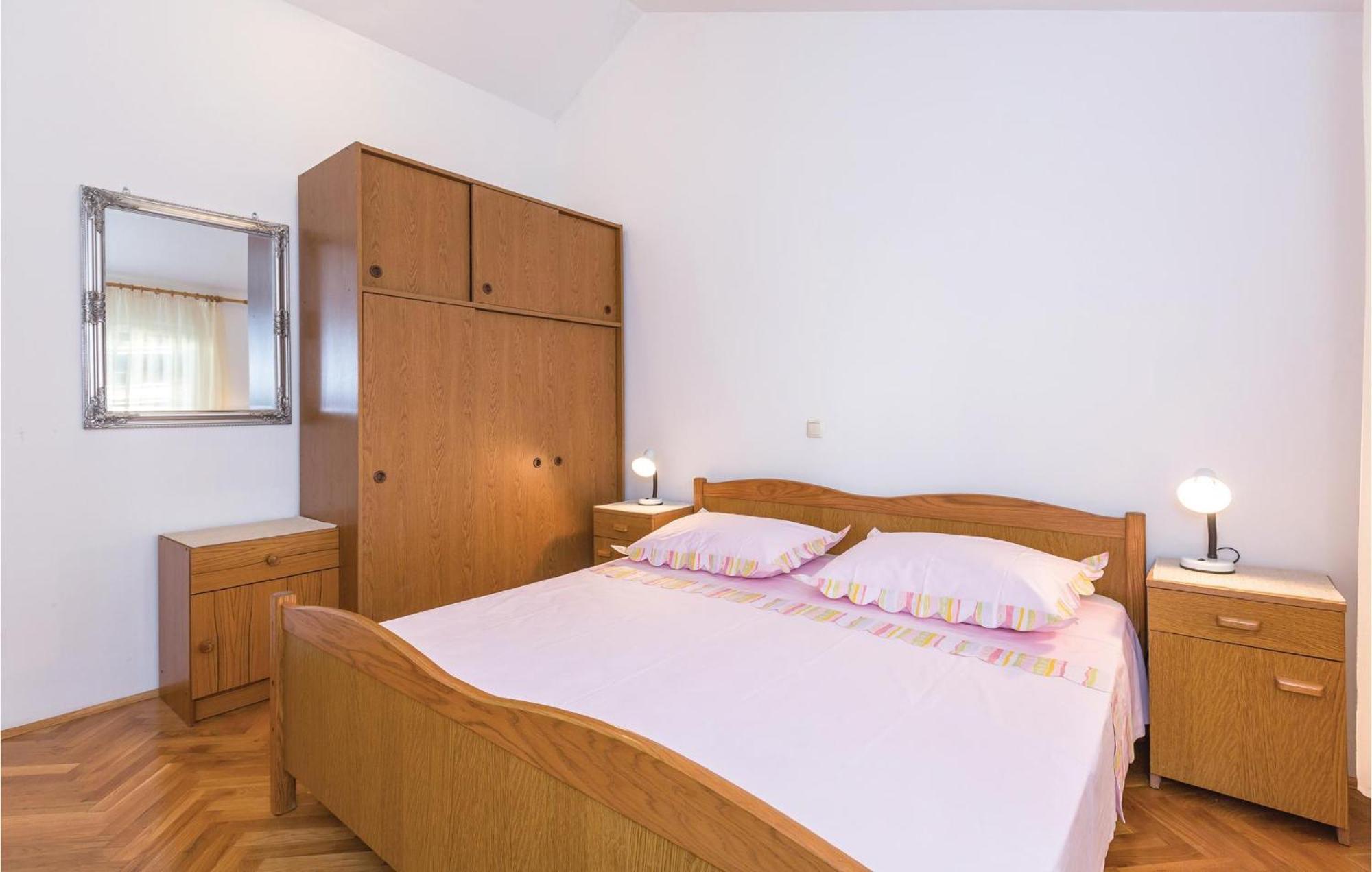 3 Bedroom Amazing Apartment In Makarska Zewnętrze zdjęcie